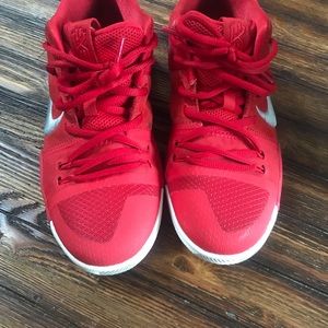 Kyrie 3 university red